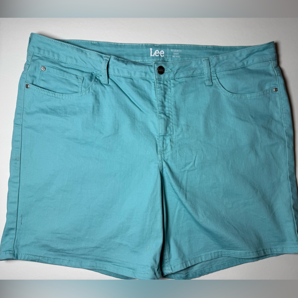 Lee Regular Fit Mid Rise Aqua Bermuda Shorts Women’s Plus size 22